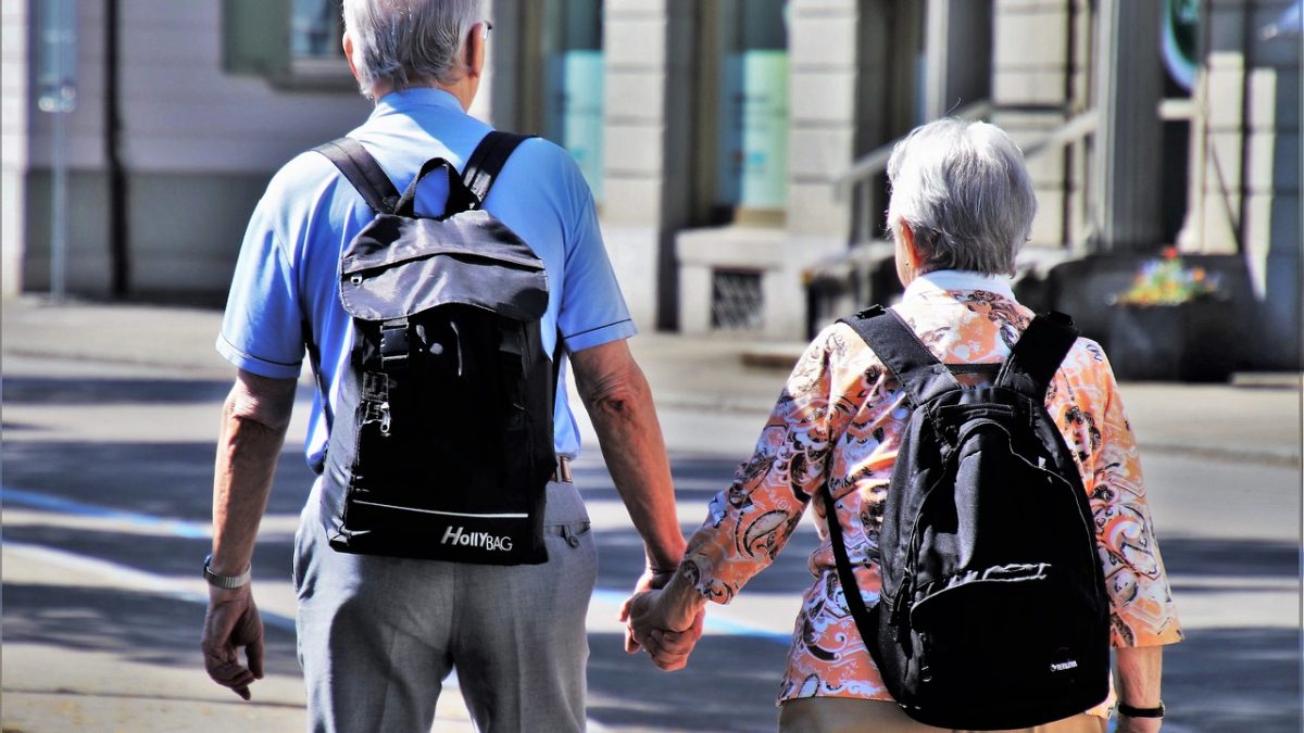 senior travelling